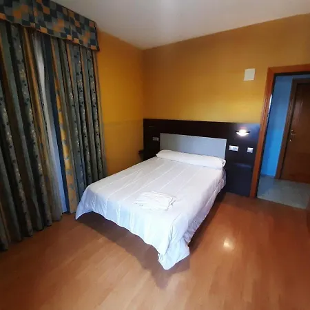 Nuevo Lorenzo 2* Salamanque