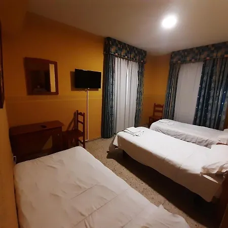 Nuevo Lorenzo Hotel 2*